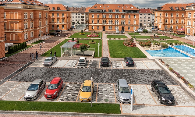 Győr, Leier City Center Freilichtparkplätze 