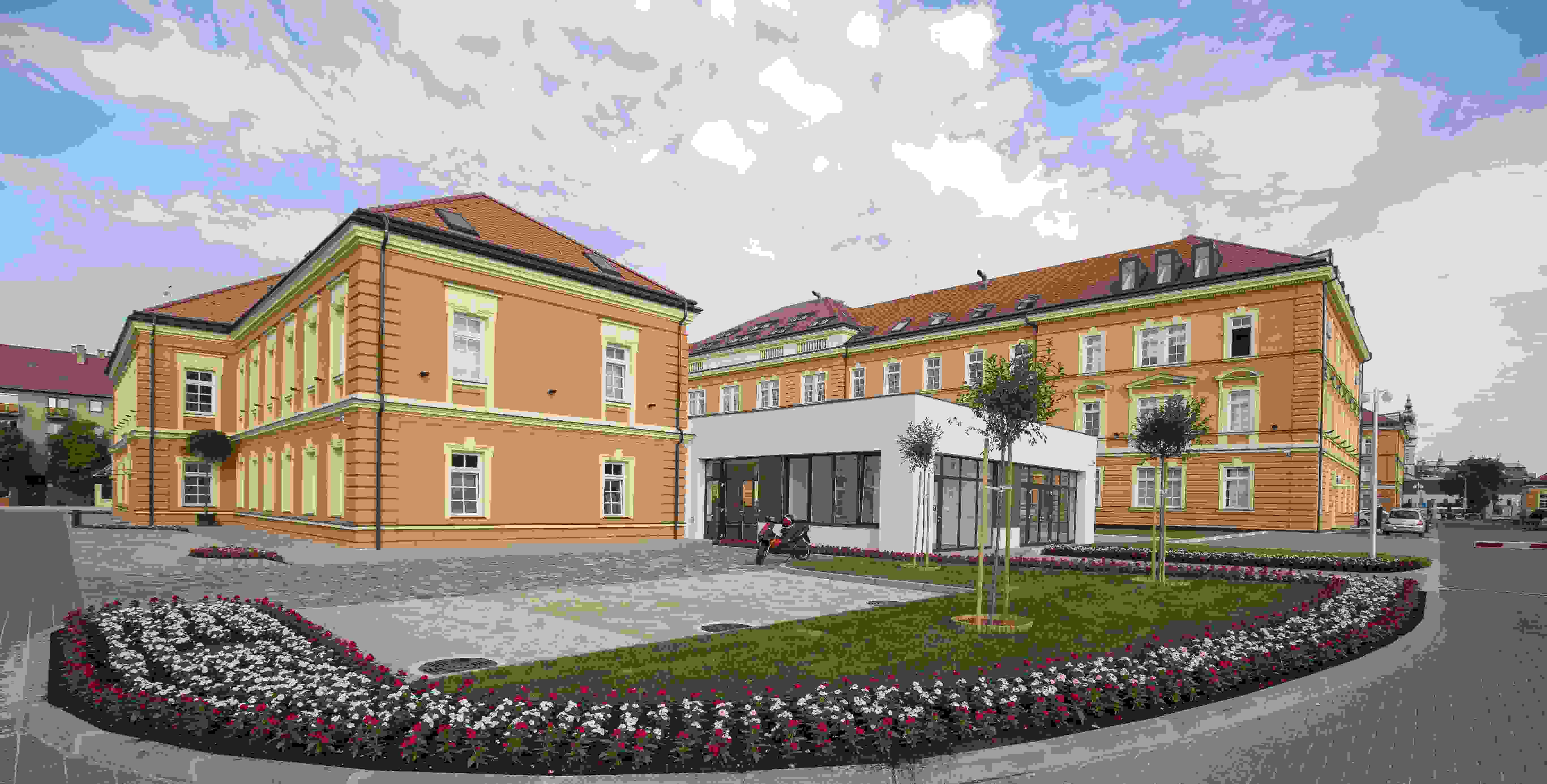 Leier City Center - Arzenál Irodaház - üzlethelyiségek, Győr